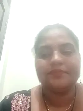 Snapshot of seemi_bhabhi chatting on 03-12-25, 04:24 seemi bhabhi online show from 03-12-25, 04:24