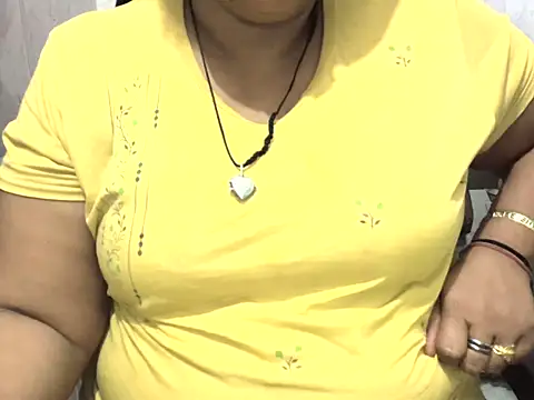 Snapshot of seemi_bhabhi chatting on 02-28-26, 03:46 seemi bhabhi online show from 02-28-26, 03:46