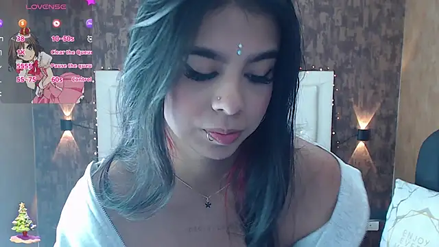 Snapshot of EMALINDA__HILSS chatting on 12-23-24, 03:33 EMALINDA HILSS online show from 12-23-24, 03:33