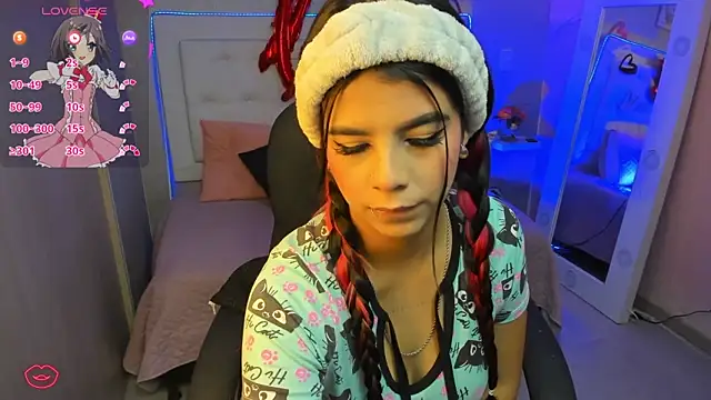 Snapshot of EMALINDA__HILSS chatting on 02-17-25, 11:55 EMALINDA HILSS online show from 02-17-25, 11:55