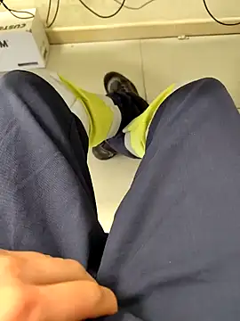 Snapshot of coppiapazza chatting on 12-20-24, 12:05 coppiapazza online show from 12-20-24, 12:05