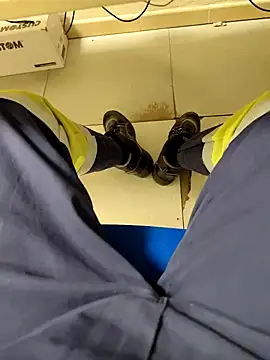 Snapshot of coppiapazza chatting on 12-21-24, 05:25 coppiapazza online show from 12-21-24, 05:25