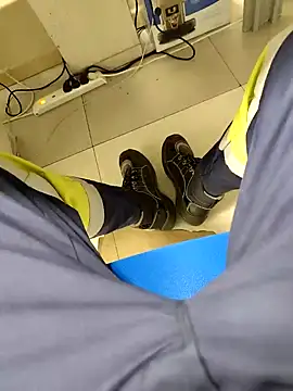 Snapshot of coppiapazza chatting on 01-18-25, 01:08 coppiapazza online show from 01-18-25, 01:08