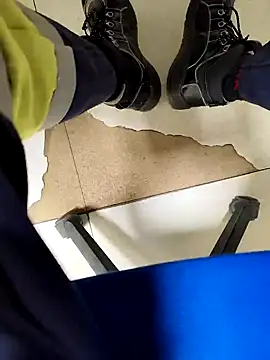 Snapshot of coppiapazza chatting on 02-05-25, 05:20 coppiapazza online show from 02-05-25, 05:20