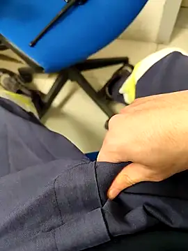 Snapshot of coppiapazza chatting on 02-22-25, 01:02 coppiapazza online show from 02-22-25, 01:02