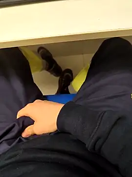 Snapshot of coppiapazza chatting on 03-13-25, 04:12 coppiapazza online show from 03-13-25, 04:12