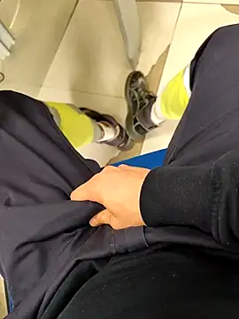 Snapshot of coppiapazza chatting on 03-17-25, 06:07 coppiapazza online show from 03-17-25, 06:07