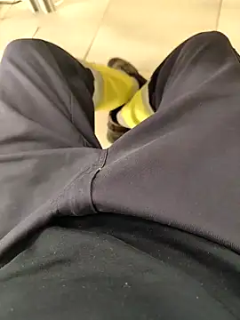 Snapshot of coppiapazza chatting on 03-19-25, 06:03 coppiapazza online show from 03-19-25, 06:03