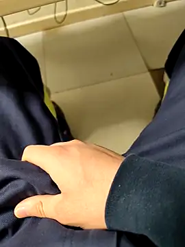 Snapshot of coppiapazza chatting on 03-20-25, 05:46 coppiapazza online show from 03-20-25, 05:46