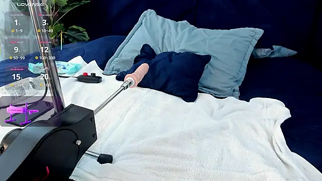 Edward max online show from 10-17-25, 04:04