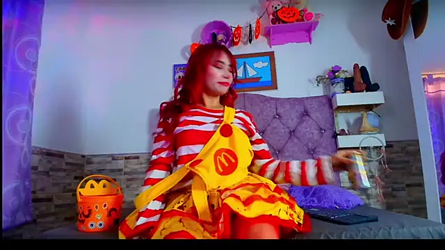 Melannytaylor online show from 10-31-25, 09:05