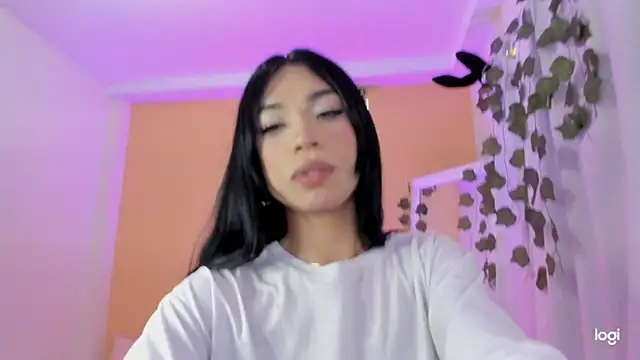 Snapshot of AndreaSweet_ chatting on 02-05-25, 10:01 AndreaSweet  online show from 02-05-25, 10:01