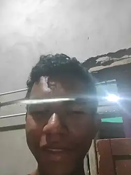 Snapshot of Reynold2608 chatting on 07-31-26, 01:27 Reynold2608 online show from 07-31-26, 01:27