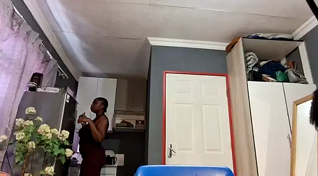 Snapshot of EbonyRose9 chatting on 03-11-25, 10:29 EbonyRose9 online show from 03-11-25, 10:29