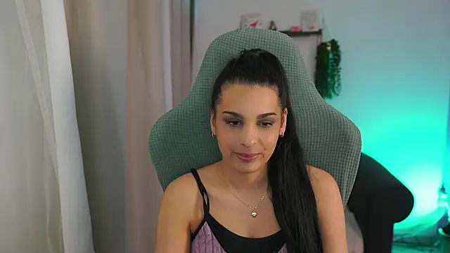 Snapshot of mila__denver chatting on 03-21-25, 03:24 mila denver online show from 03-21-25, 03:24