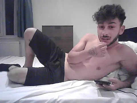 Snapshot of Iulianmarius12 chatting on 11-08-25, 09:46 Iulianmarius12 online show from 11-08-25, 09:46