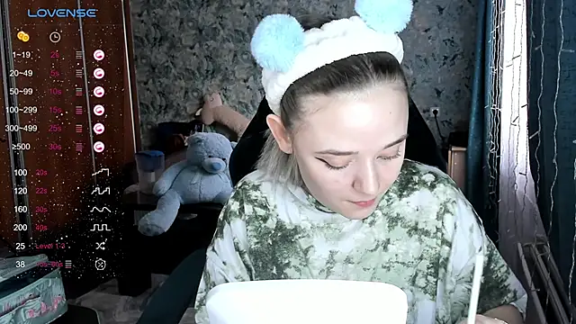 Your small bunny online show from 12-08-24, 06:11