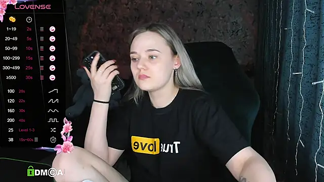 Your small bunny online show from 03-10-25, 12:48