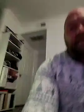 Strong Bear89 online show from 12-24-24, 04:11