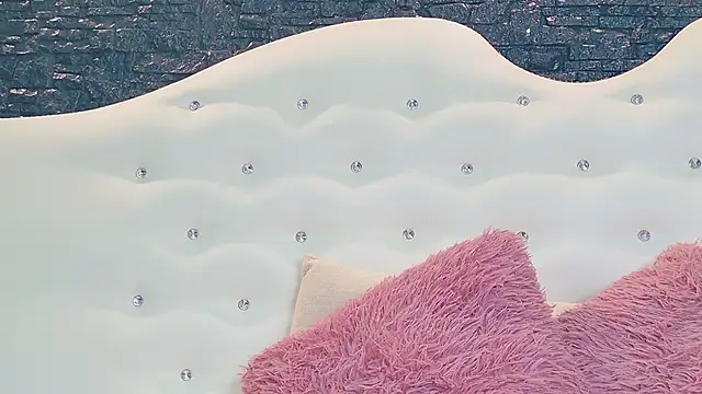 LaurynCopper online show from 01-31-25, 09:48