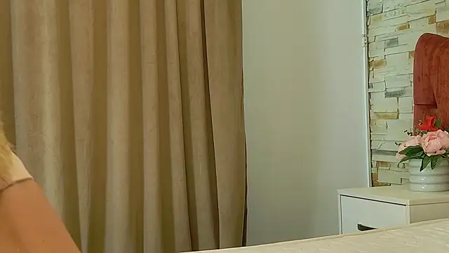 LaurynCopper online show from 09-22-25, 07:32