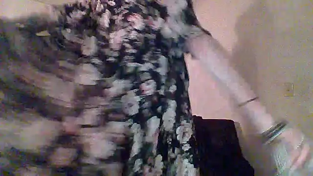 Snapshot of ivylee31 chatting on 12-05-24, 11:27 ivylee31 online show from 12-05-24, 11:27