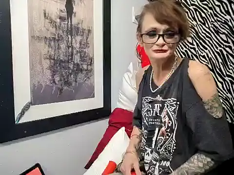 Snapshot of ivylee31 chatting on 01-06-25, 12:16 ivylee31 online show from 01-06-25, 12:16