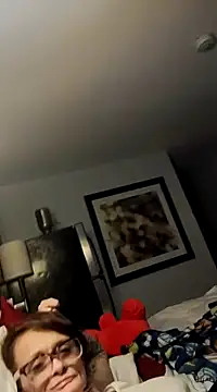 Snapshot of ivylee31 chatting on 01-12-25, 07:21 ivylee31 online show from 01-12-25, 07:21