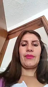 Snapshot of Alysson-- chatting on 12-26-24, 03:20 Alysson-- online show from 12-26-24, 03:20