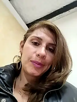 Snapshot of Alysson-- chatting on 01-24-25, 04:39 Alysson-- online show from 01-24-25, 04:39