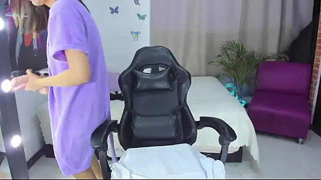 Snapshot of lunoxx_ chatting on 11-29-25, 03:53 lunoxx online show from 11-29-25, 03:53