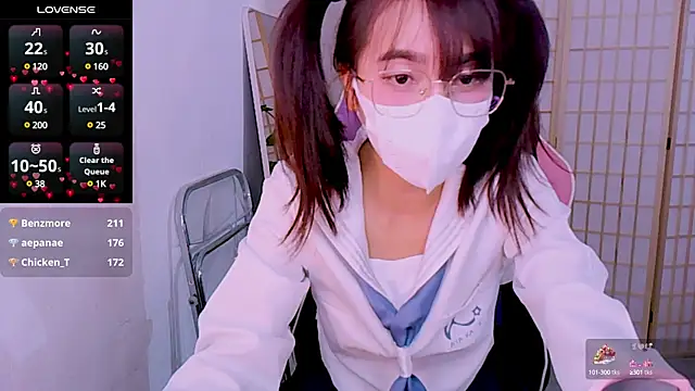 Snapshot of desiregirl69 chatting on 02-26-25, 06:11 desiregirl69 online show from 02-26-25, 06:11