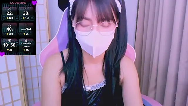 Snapshot of desiregirl69 chatting on 10-22-25, 03:12 desiregirl69 online show from 10-22-25, 03:12