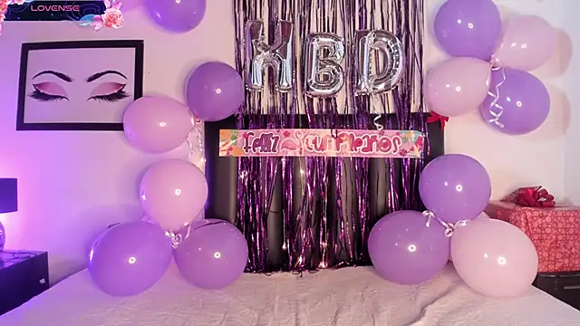 Khenta Michells online show from 12-23-25, 10:35