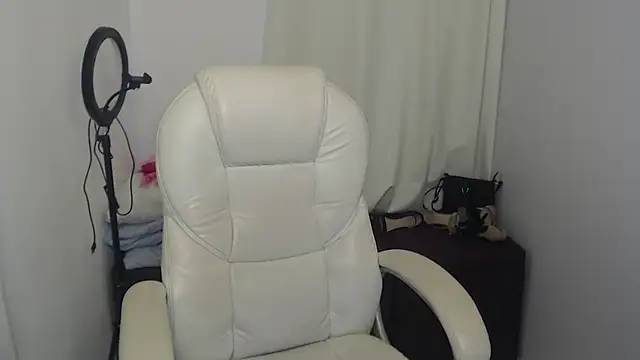 Snapshot of Abby_Halliwey chatting on 01-03-25, 08:22 Abby Halliwey online show from 01-03-25, 08:22