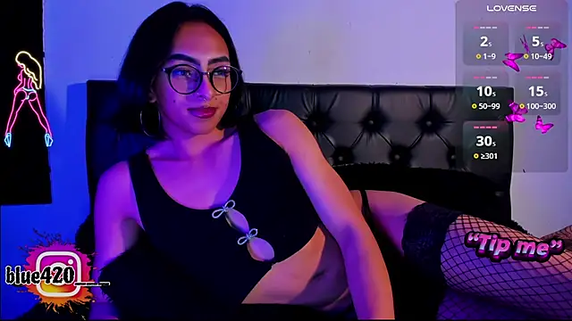 Snapshot of Skyler__blue4 chatting on 12-20-24, 01:36 Skyler  blue4 online show from 12-20-24, 01:36