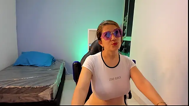 gwen ashly online show from 02-27-25, 06:53