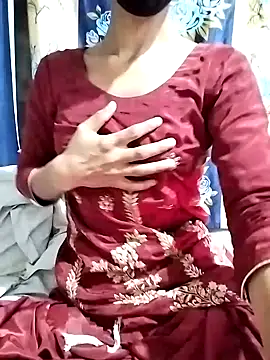 Snapshot of Cute-Ridhima chatting on 02-20-25, 04:28 Cute-Ridhima online show from 02-20-25, 04:28