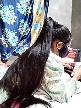 Snapshot of Cute-Ridhima chatting on 03-15-25, 02:56 Cute-Ridhima online show from 03-15-25, 02:56