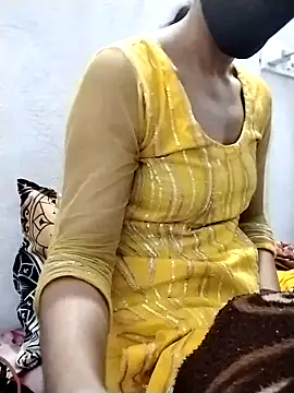 Snapshot of Cute-Ridhima chatting on 12-15-25, 03:55 Cute-Ridhima online show from 12-15-25, 03:55