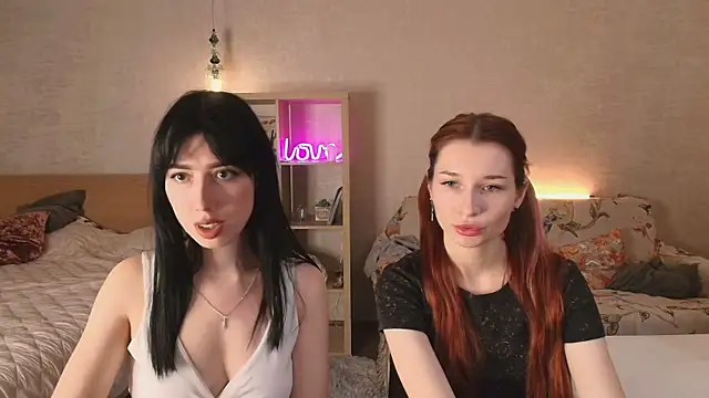 Snapshot of KeithTown chatting on 10-25-25, 05:30 KeithTown online show from 10-25-25, 05:30