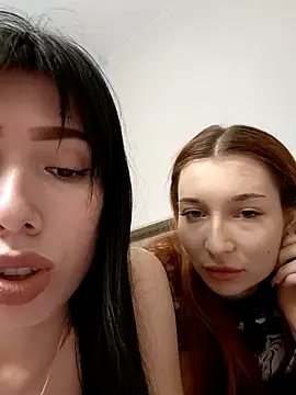 Snapshot of KeithTown chatting on 11-18-25, 04:44 KeithTown online show from 11-18-25, 04:44