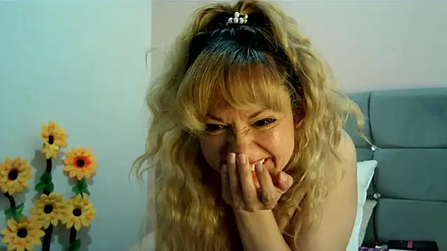 taylor198115 online show from 03-01-25, 10:13