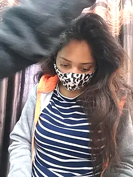 Snapshot of bigtitsqueen chatting on 01-13-25, 05:44 bigtitsqueen online show from 01-13-25, 05:44