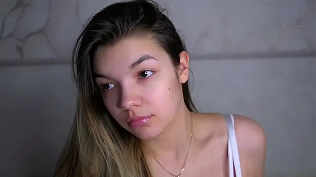 VeronaAppleberry online show from 02-15-26, 01:02