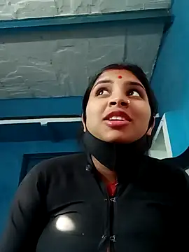 Snapshot of Nisha_Cute chatting on 03-18-25, 02:47 Nisha Cute online show from 03-18-25, 02:47