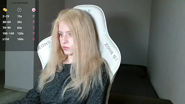 Snapshot of LizaKisses chatting on 02-17-26, 08:11 LizaKisses online show from 02-17-26, 08:11