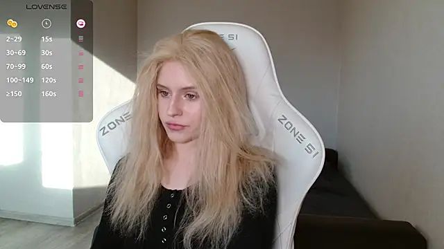 Snapshot of LizaKisses chatting on 02-20-26, 09:43 LizaKisses online show from 02-20-26, 09:43