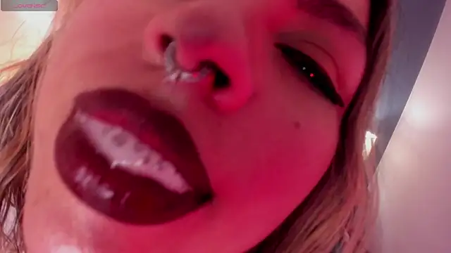 Snapshot of delilah_fix chatting on 11-19-25, 01:05 delilah fix online show from 11-19-25, 01:05