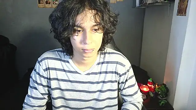 Snapshot of kairozz chatting on 02-19-25, 01:39 kairozz online show from 02-19-25, 01:39